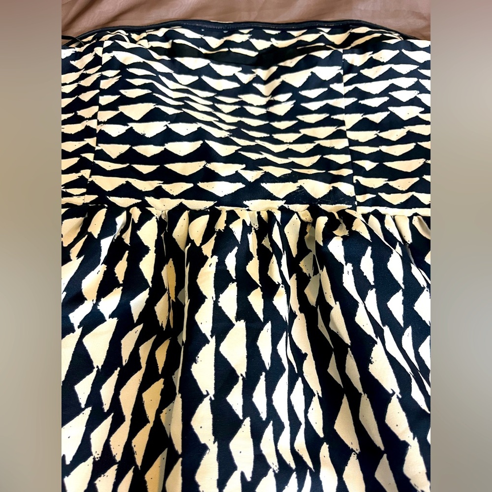 Black & White Strapless Geometric Dress - Picture 4 of 5